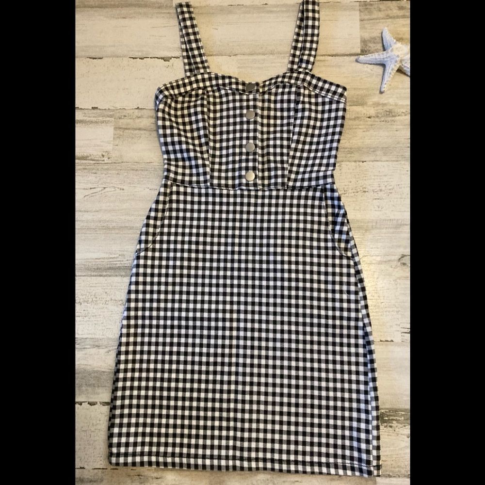 Black & White checked Dress - Picture 5 of 9